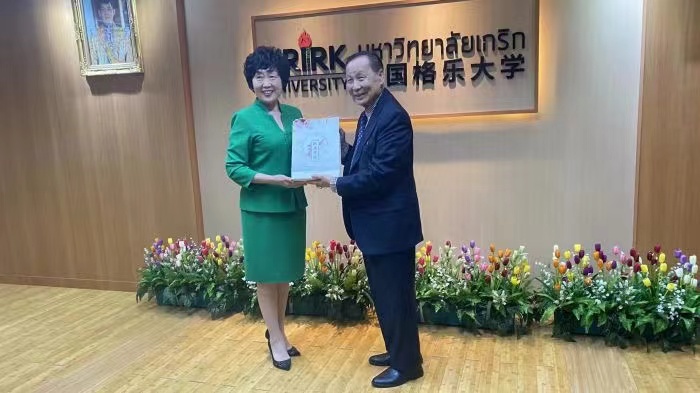 1715258092693223.jpg 2911715243657_.pic.jpg