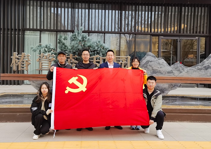 1680837847933737.jpg 5合影留念.jpg