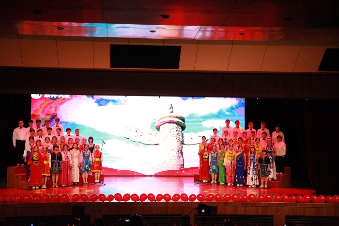 1701996029377541.jpg 2、人文学院 《唱支山歌给党听》、《爱我中华》.JPG