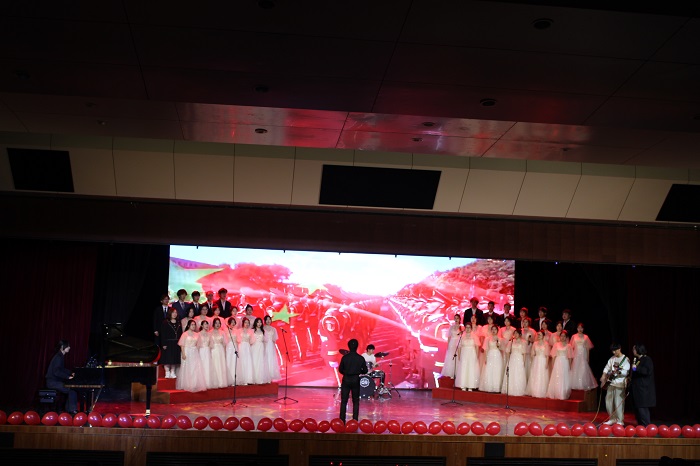 1701996185981916.jpg 9、大艺团合唱团 《我爱你中国》《我和我的祖国》.JPG