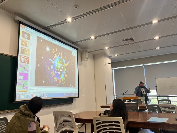 1745567444647591.jpg 外教John.jpg