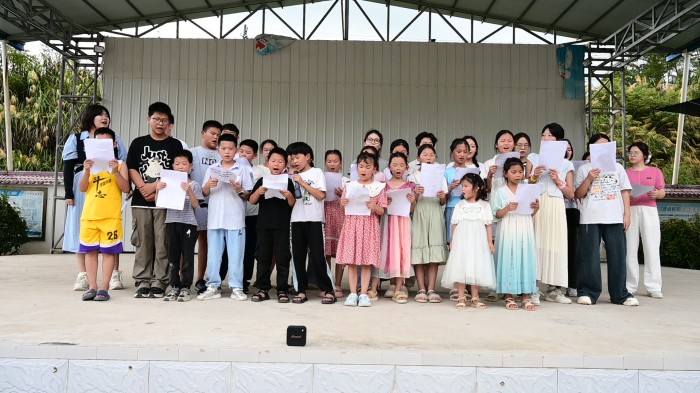 1752480314674673.jpg 合唱歌唱祖国.jpg